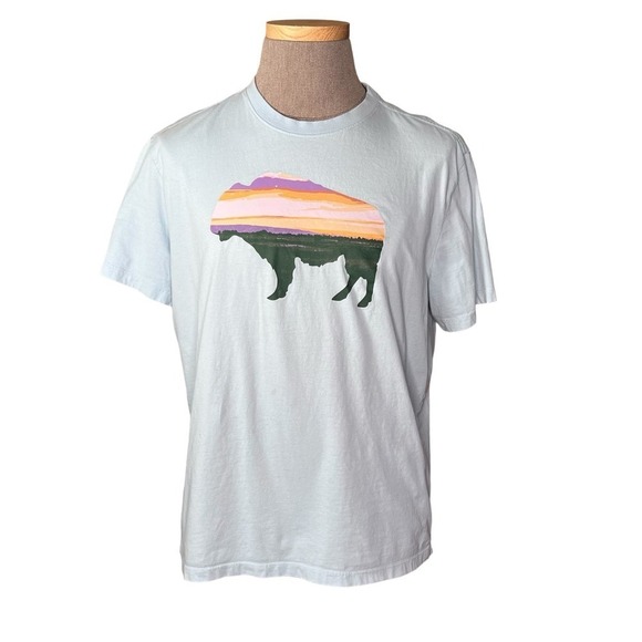 Cremieux Men’s Light Blue T-Shirt with Buffalo with Sunrise Print XL - Picture 1 of 8